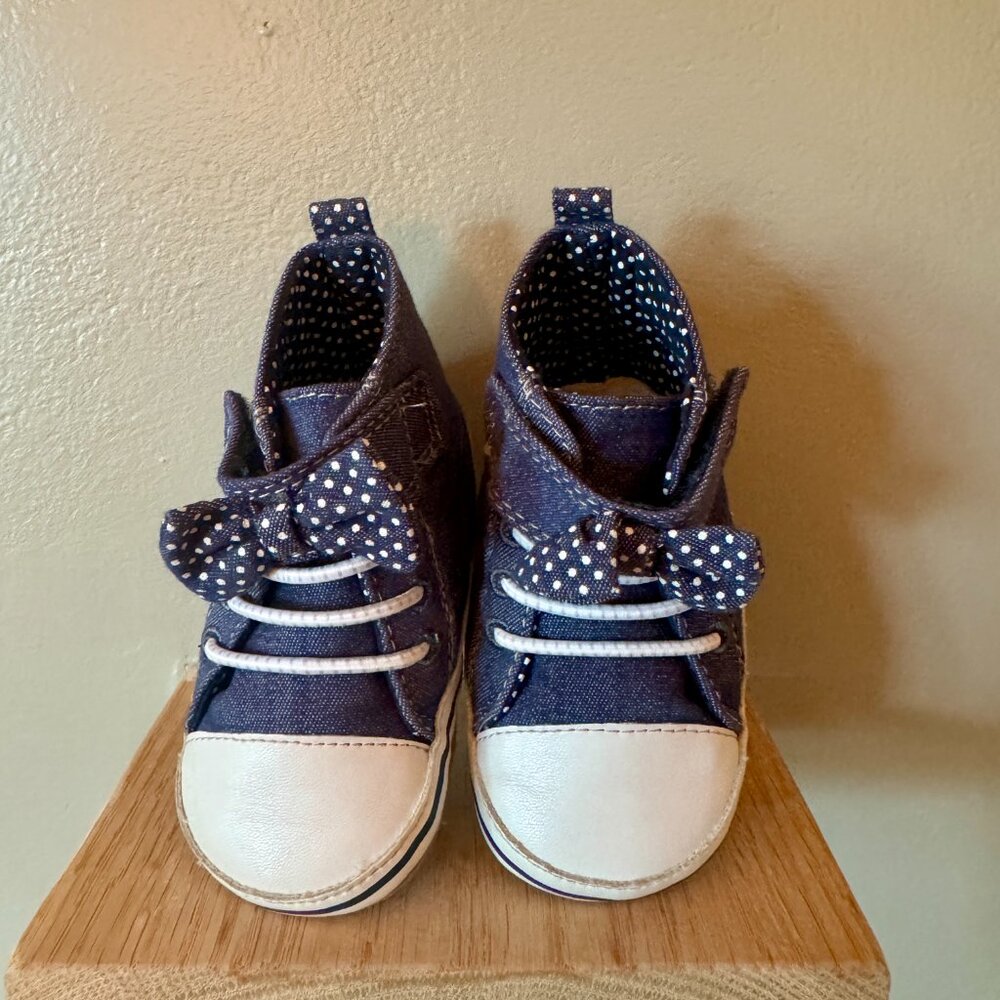 Stride Rite Crib Sneaker - size 6-12 mo